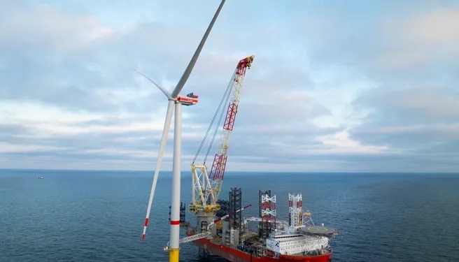 全球功率最大离岸风电上线，单机 15MW 转一次可以供电 4 家人